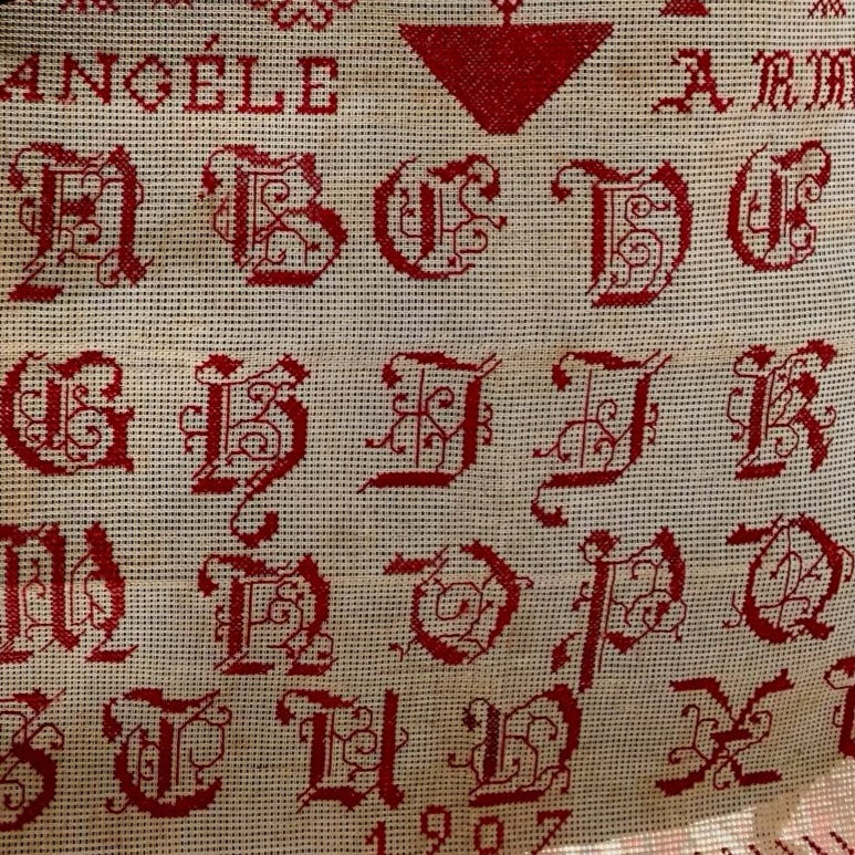 Maximum Cross Stitch - Angele Armel 1907 - Booklet Chart