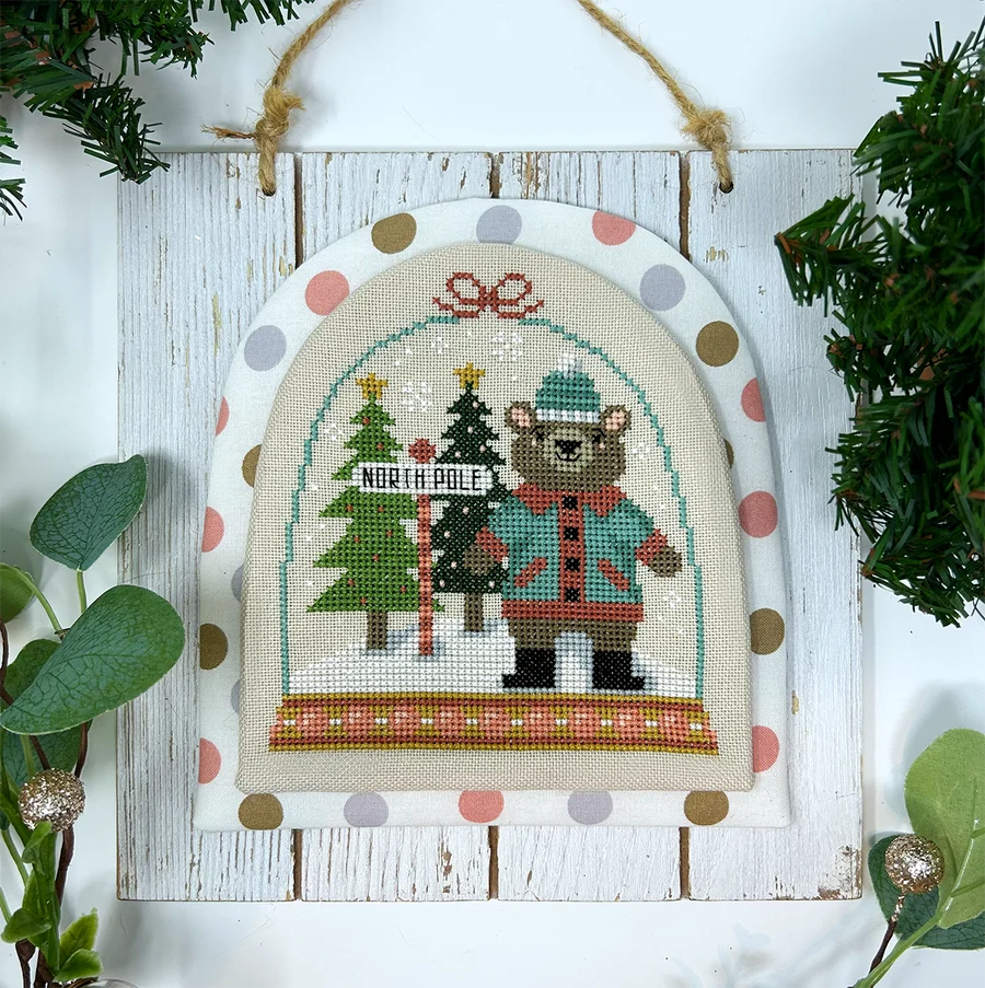 Tiny Modernist - Winter Snowglobe: Bear - Chart IH and/or Roxy Floss Conversion