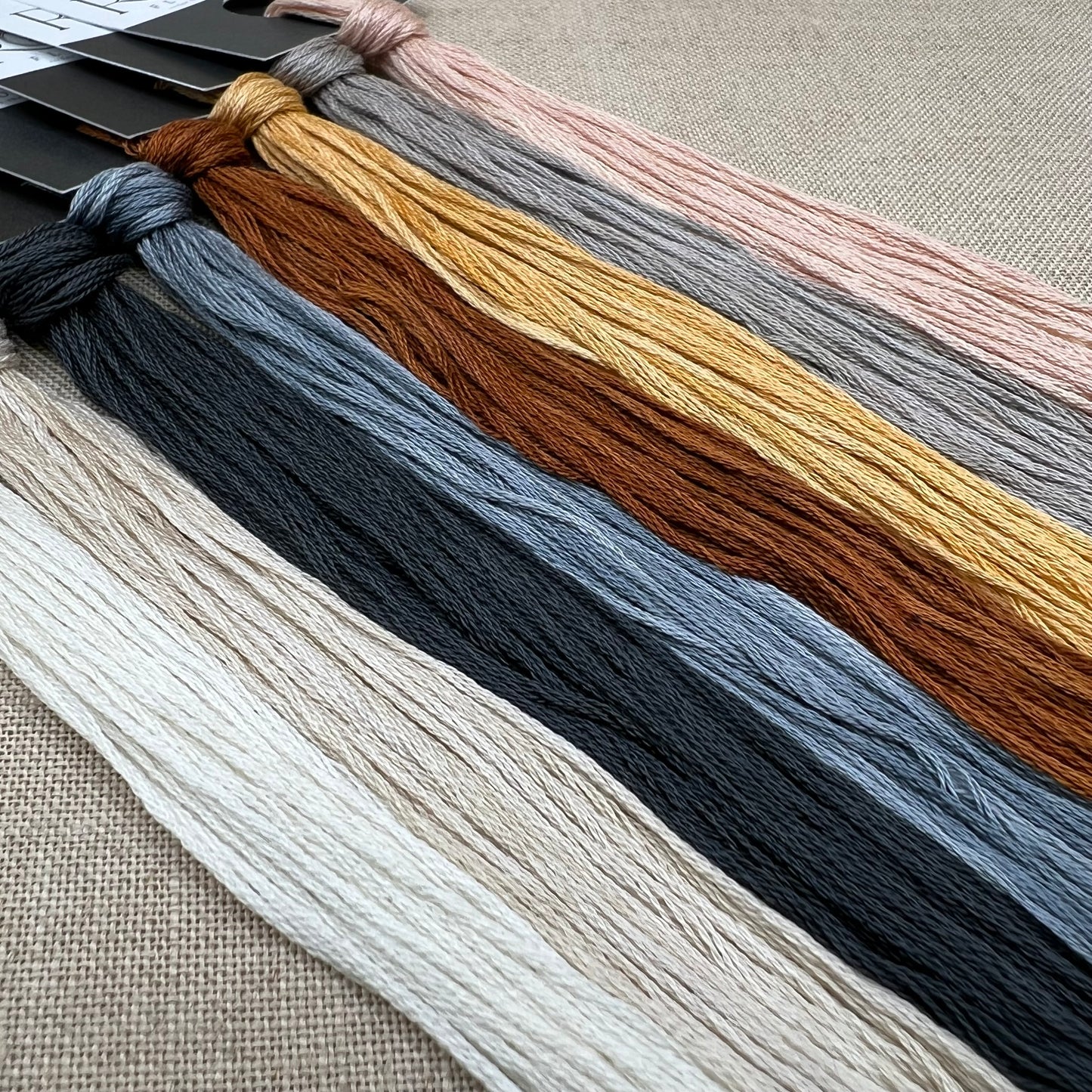 Diana Bloom Designs - Snow Bunting - Chart and/or Roxy Floss