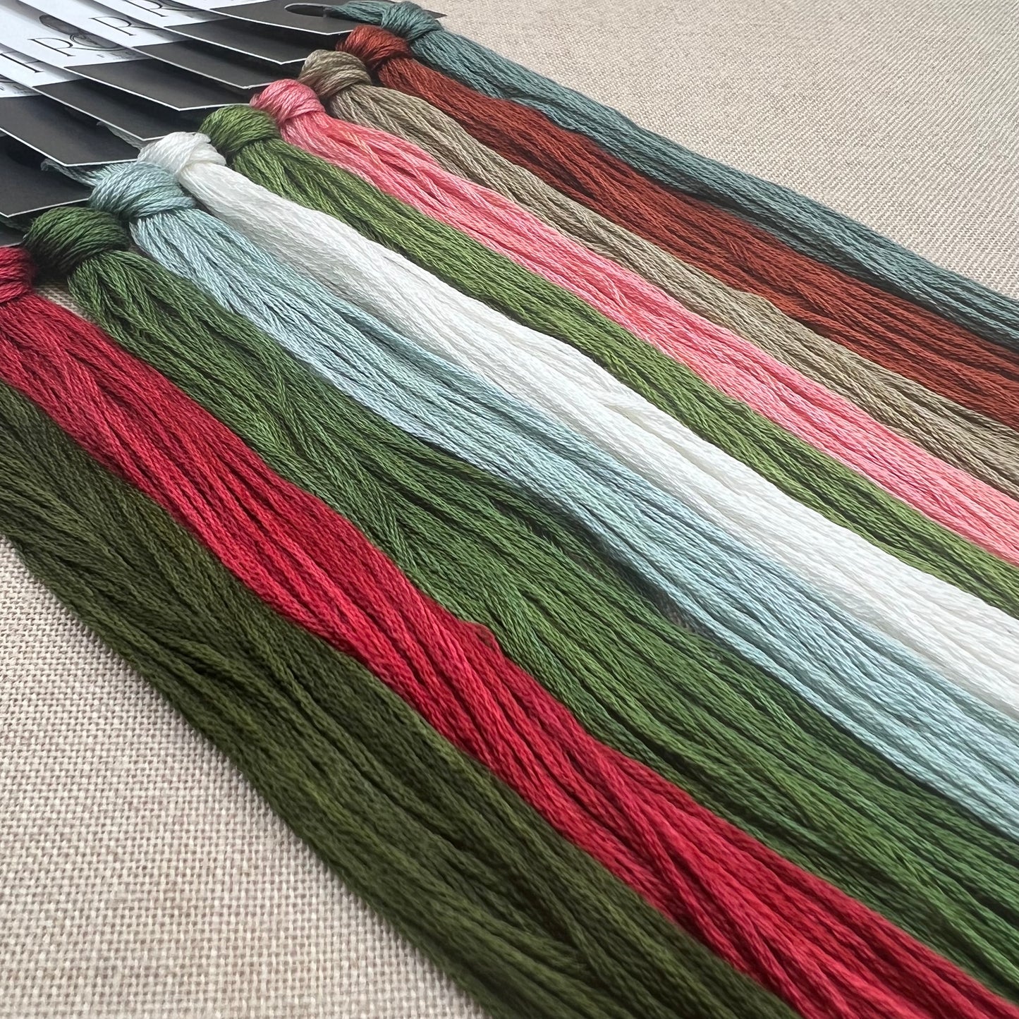 Jeannette Douglas Designs - Trim the Tree - Booklet Chart and/or Roxy Floss Conversion