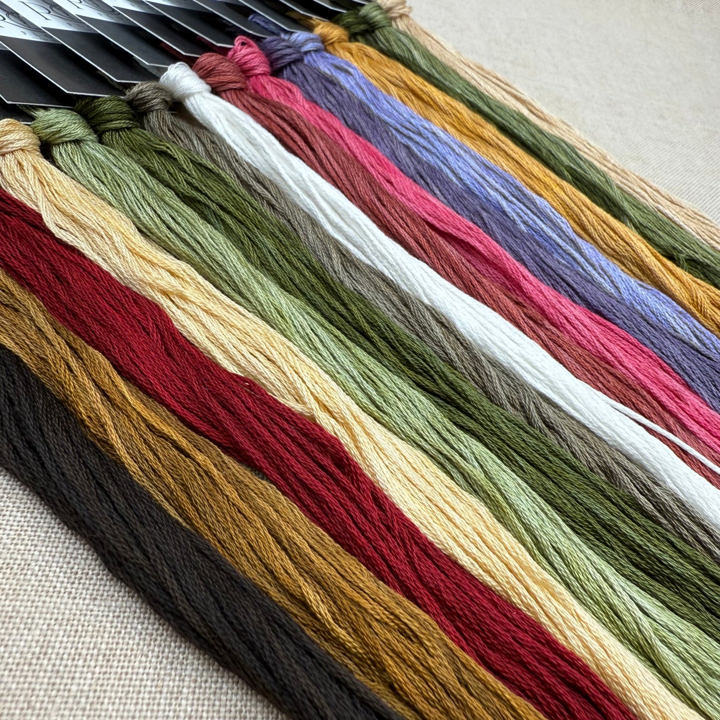 Maximum Cross Stitch - Ode to a Good Dog - Booklet Chart and/or Roxy Floss Pack