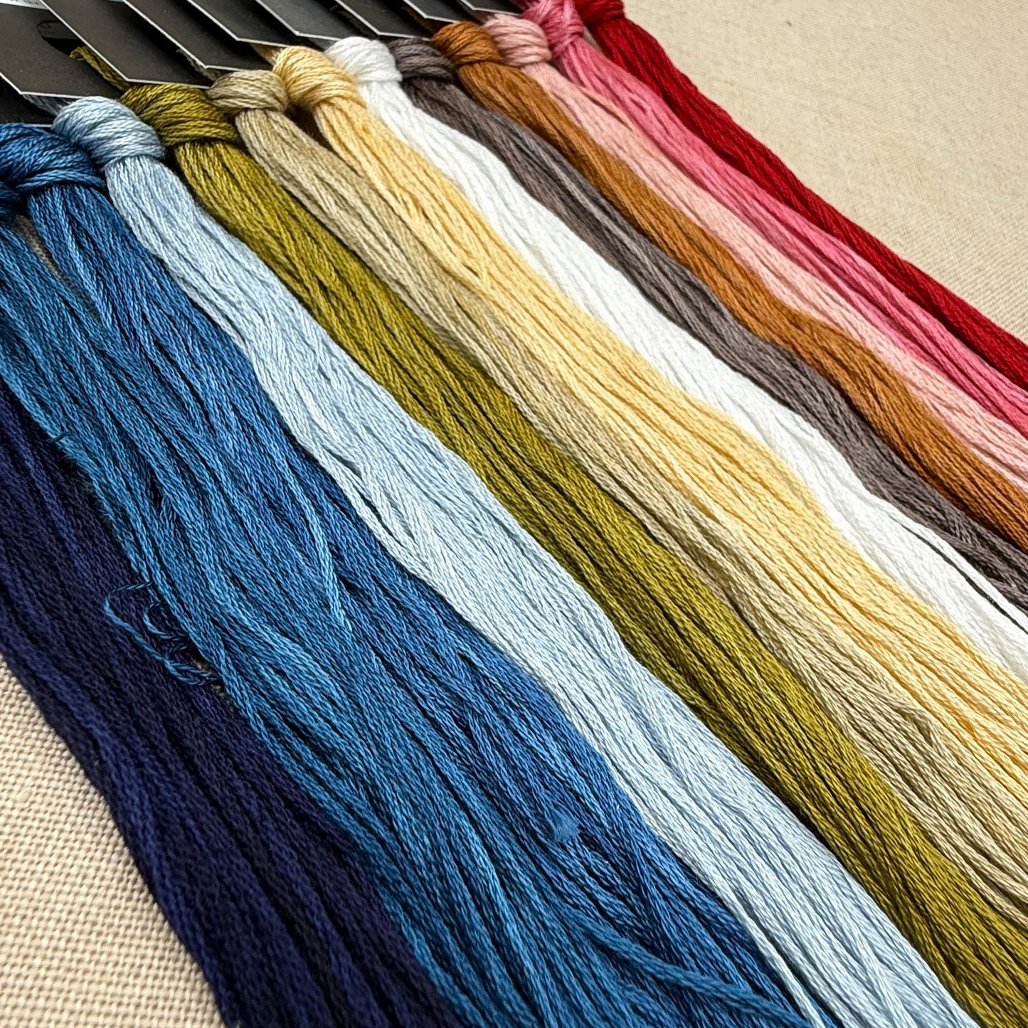 Modern Folk Embroidery - AVDVS 1851 - Booklet Chart