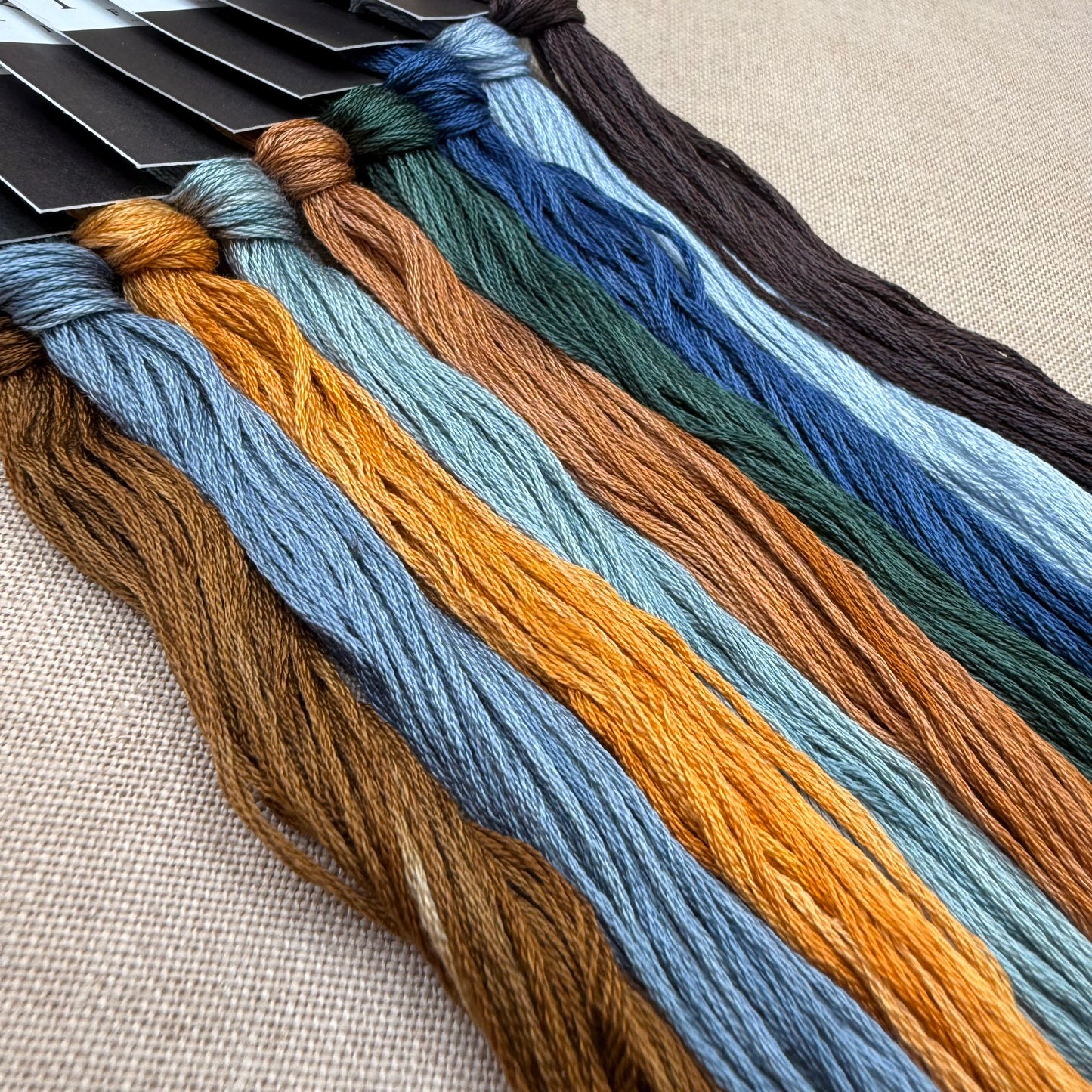 Modern Folk Embroidery - Janet Gibson Jolly 1890 - Booklet Chart