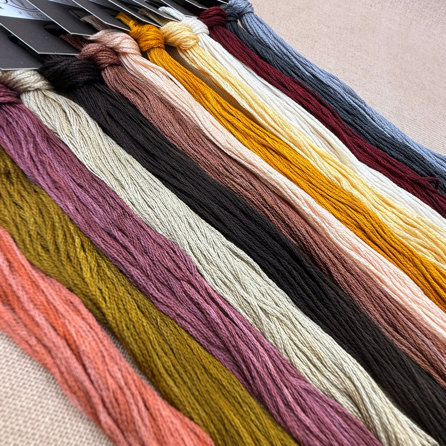 The Artsy Housewife - Cats and Cocoa- Chart and/or Roxy Floss Conversion