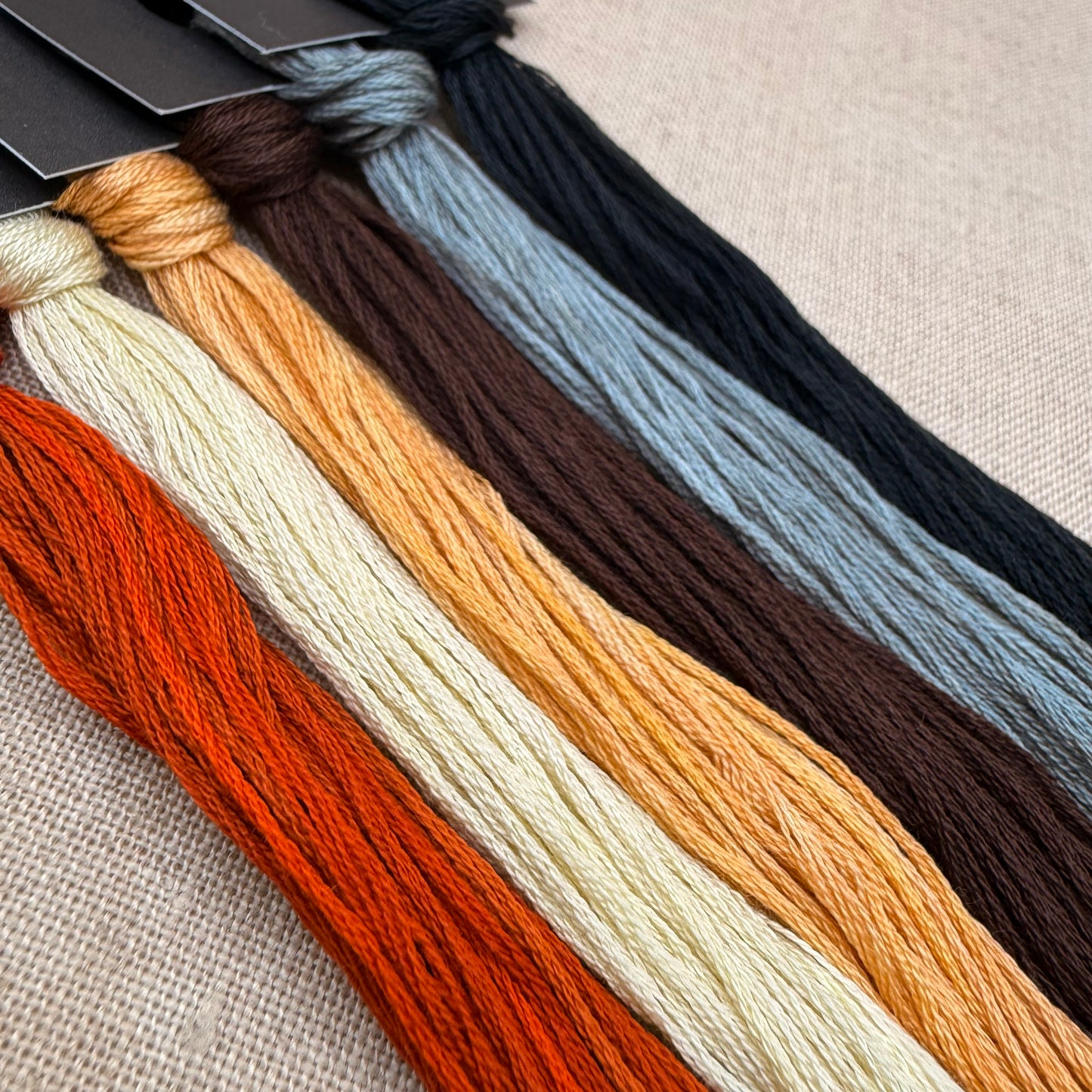 The Artsy Housewife - Hey, Pumpkin! - Chart and/or Roxy Floss Conversion