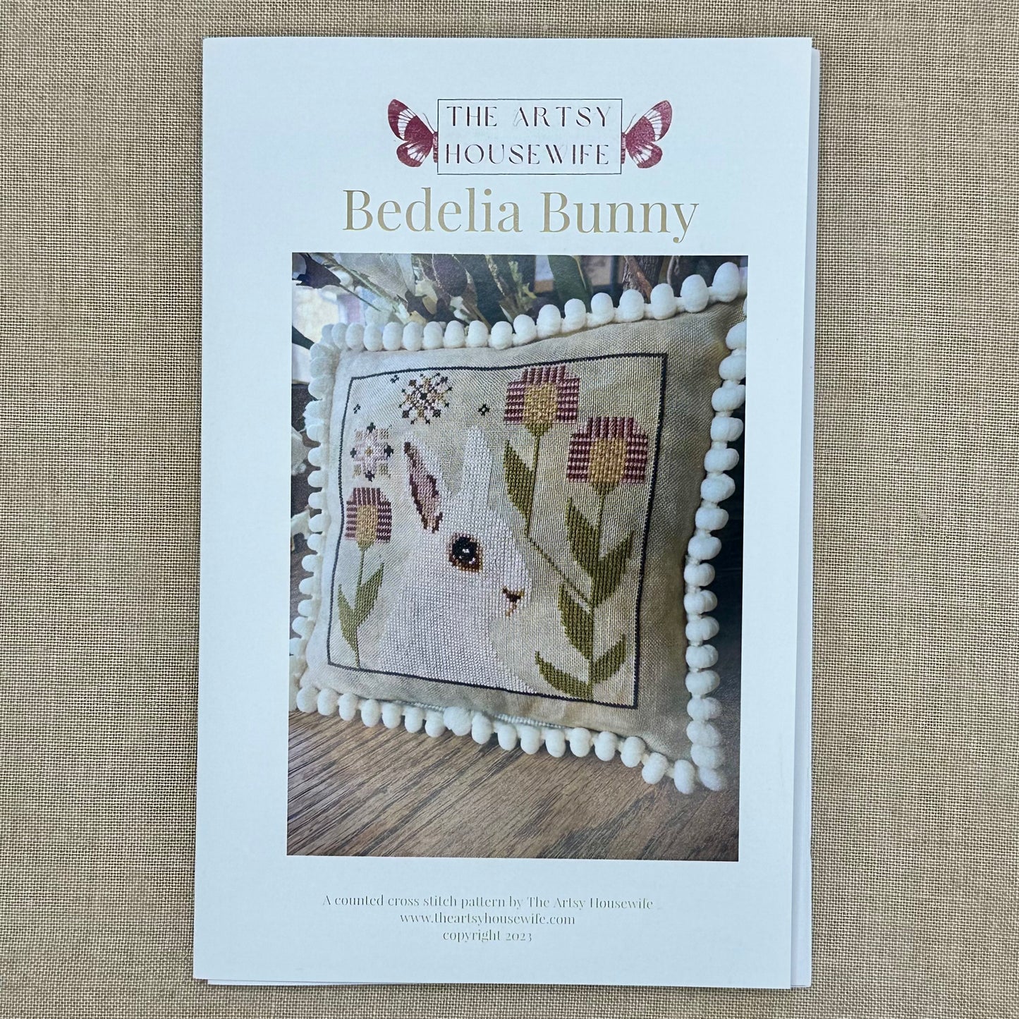 The Artsy Housewife - Bedelia Bunny - Chart and/or Roxy Floss Conversion