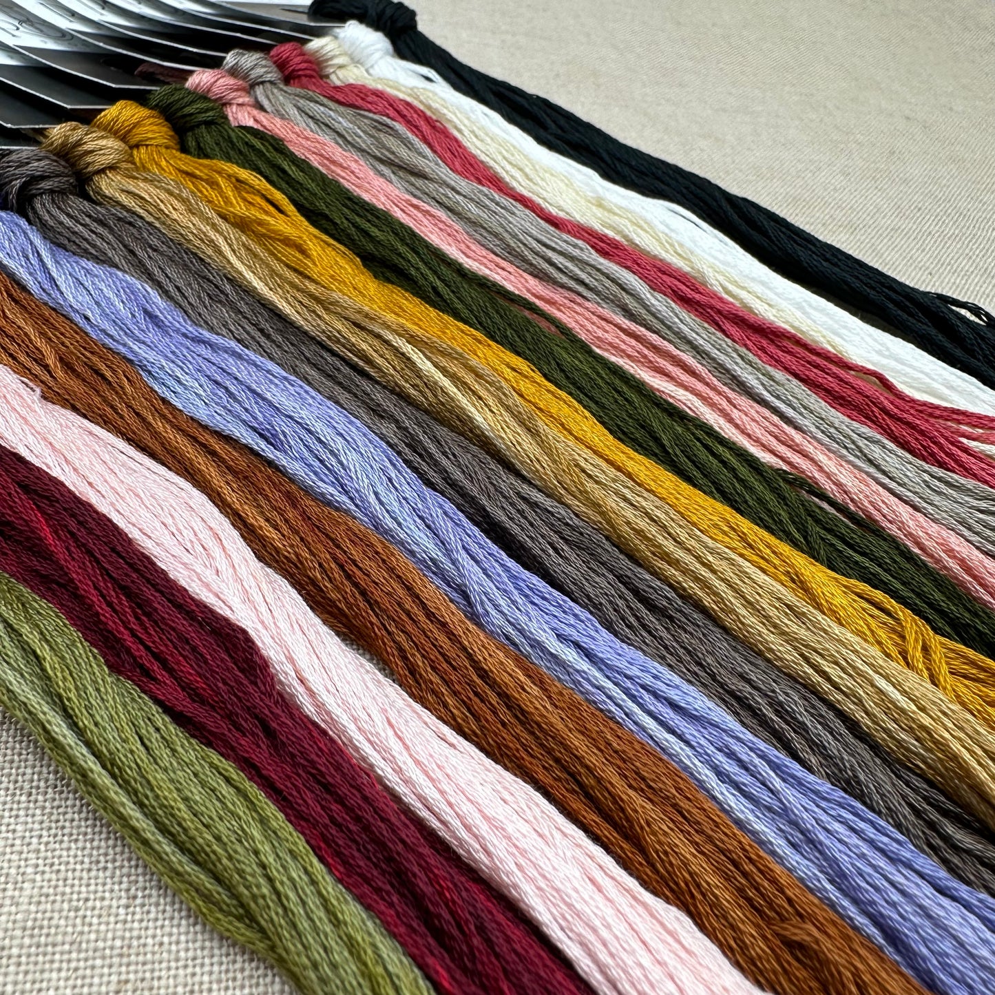 The Artsy Housewife - Vicious - Chart and/or Roxy Floss Conversion