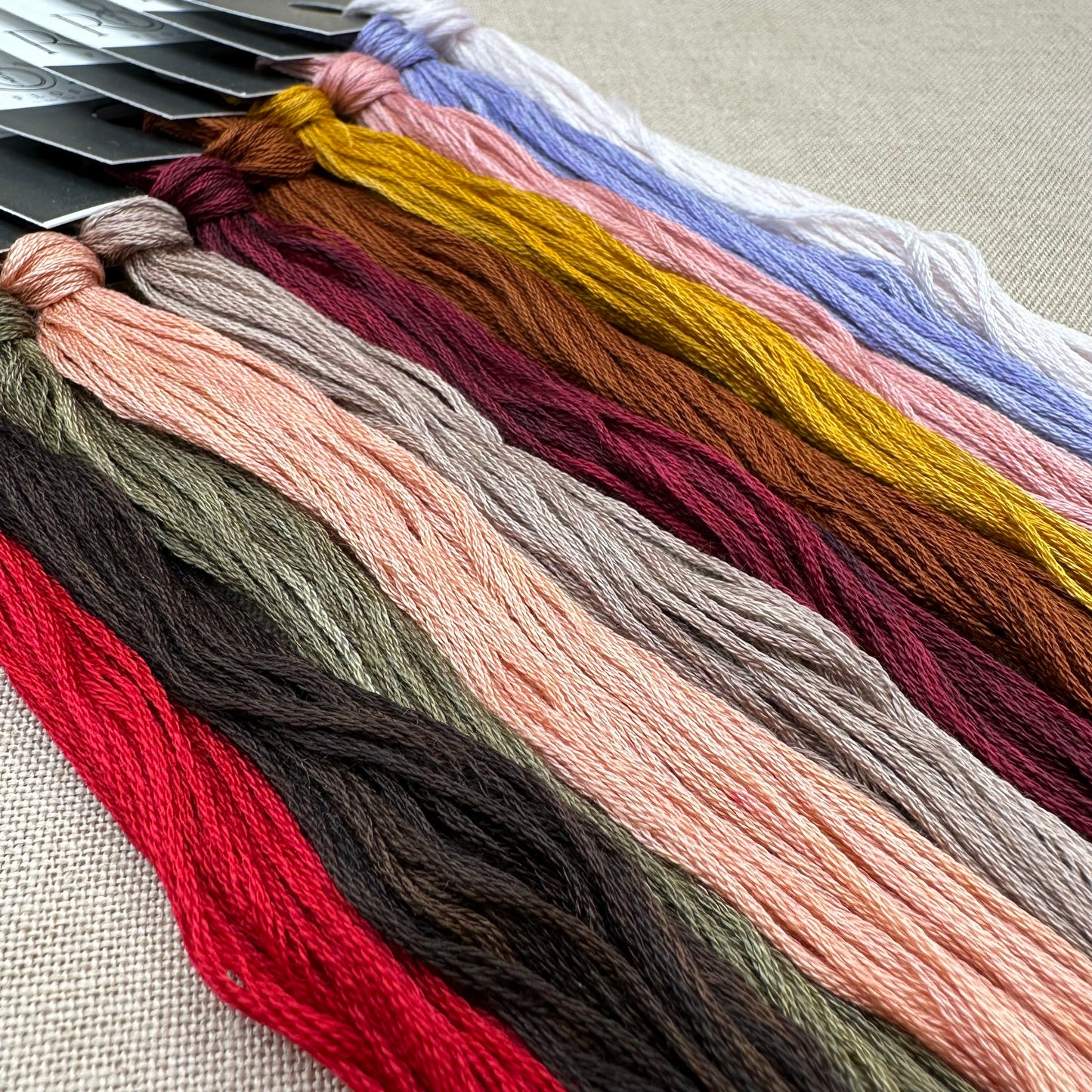 The Artsy Housewife - A Study in Pink - Chart and/or Roxy Floss Conversion