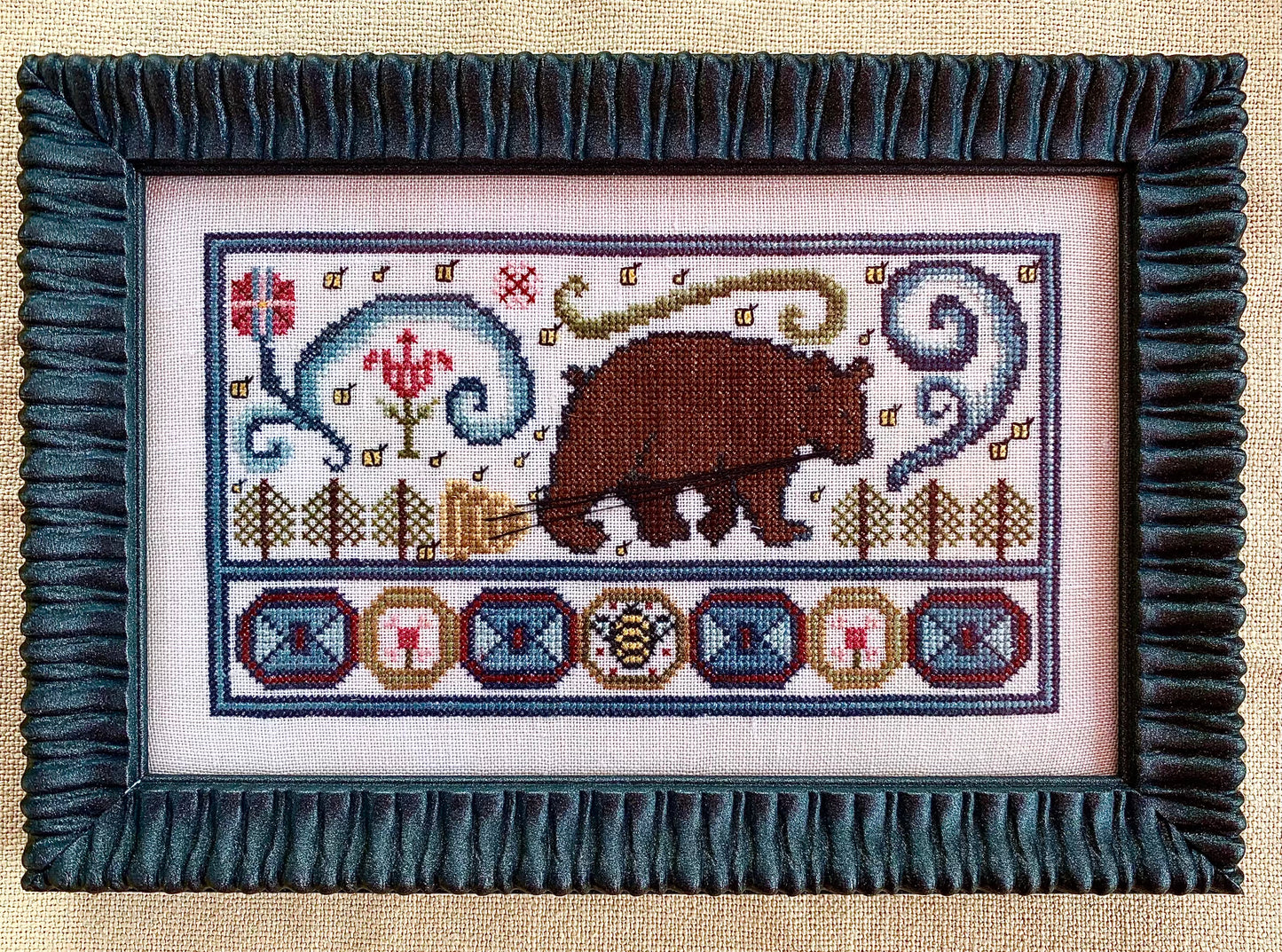 Maximum Cross Stitch - The Honey Thief - Booklet Chart and/or Roxy Floss Pack