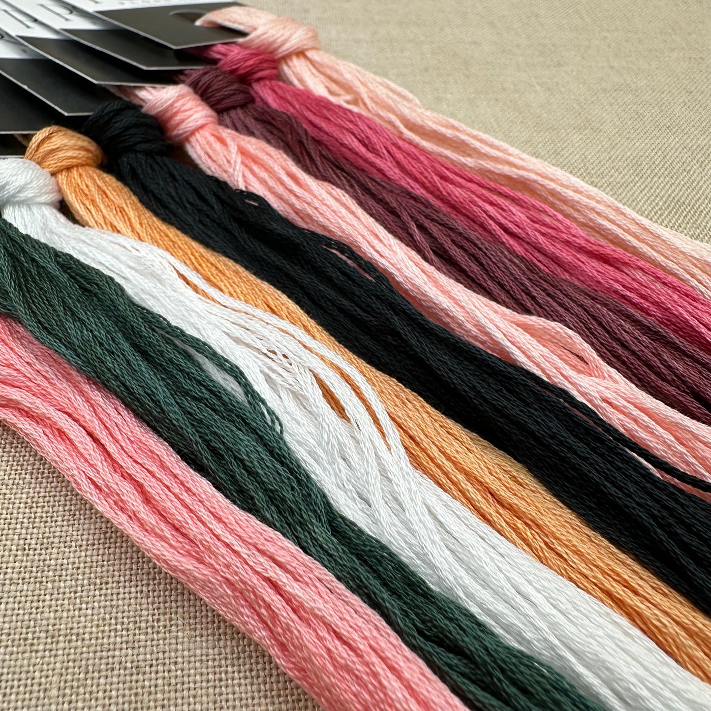 The Artsy Housewife - Dreamer - Chart and/or Roxy Floss Conversion