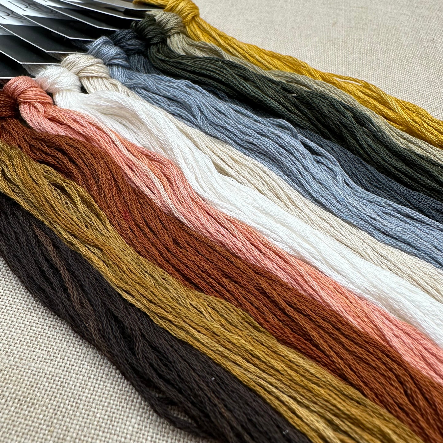 The Artsy Housewife - Beach Rat - Chart and/or Roxy Floss Conversion