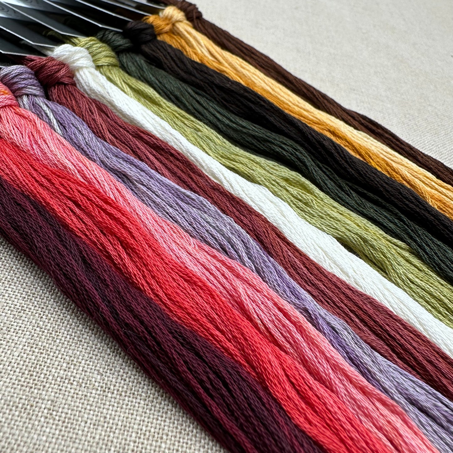 The Artsy Housewife - Seagulls Love Peaches - Chart and/or Roxy Floss Conversion