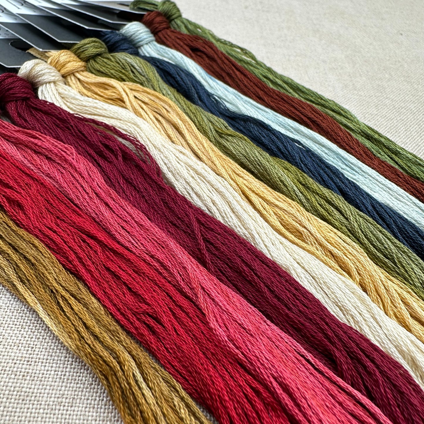 Maximum Cross Stitch - Ann Robertson 1813 - Booklet Chart and/or Roxy Floss Pack