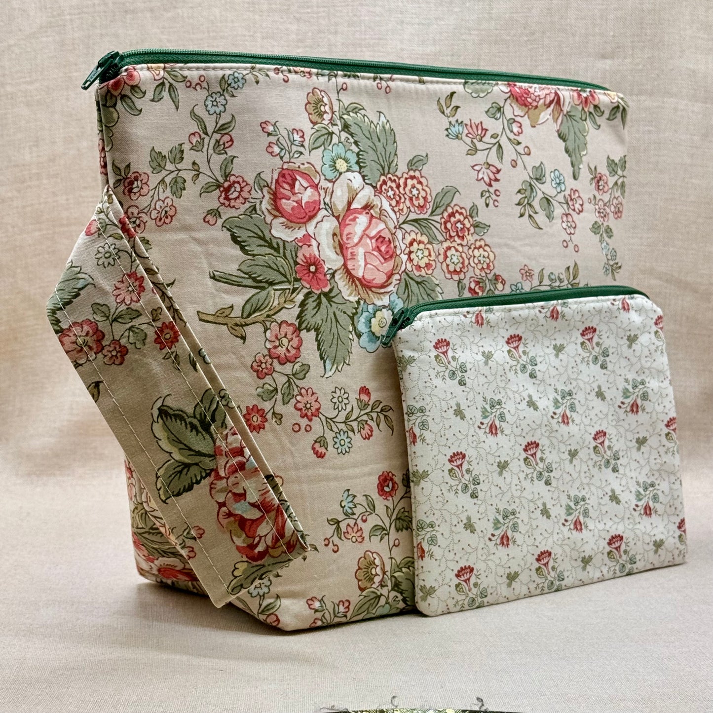Romantic Fiction - Medium Wedgetote with Coordinating Notions Pouch