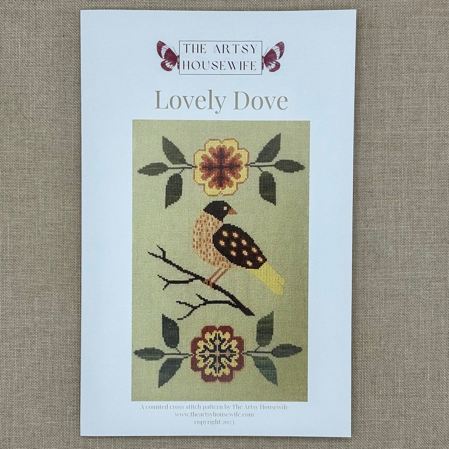 The Artsy Housewife - Lovely Dove - Chart and/or Roxy Floss Conversion
