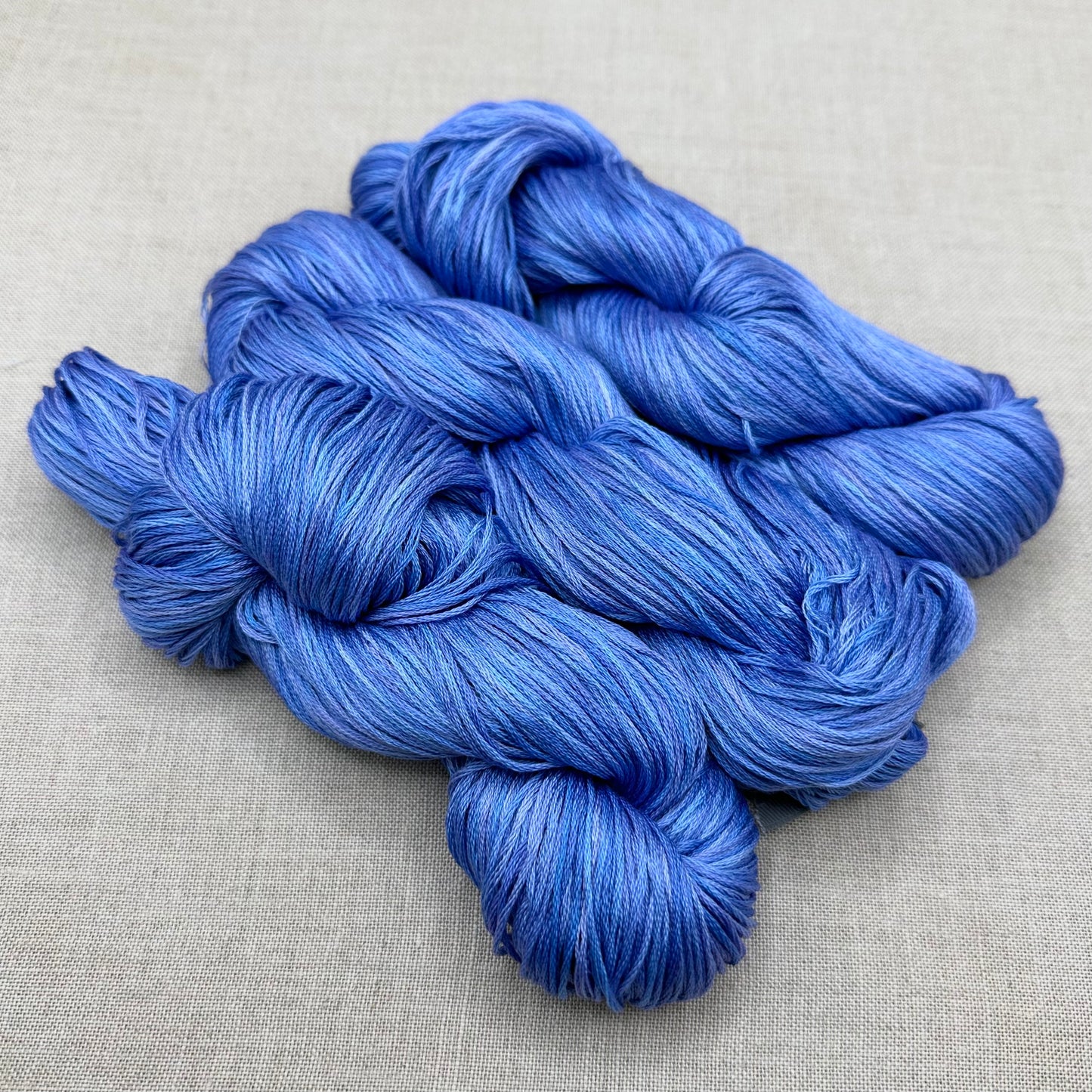 Roxy Floss Collection MINI HANK (approx. 192 yds) - Medium Blurple