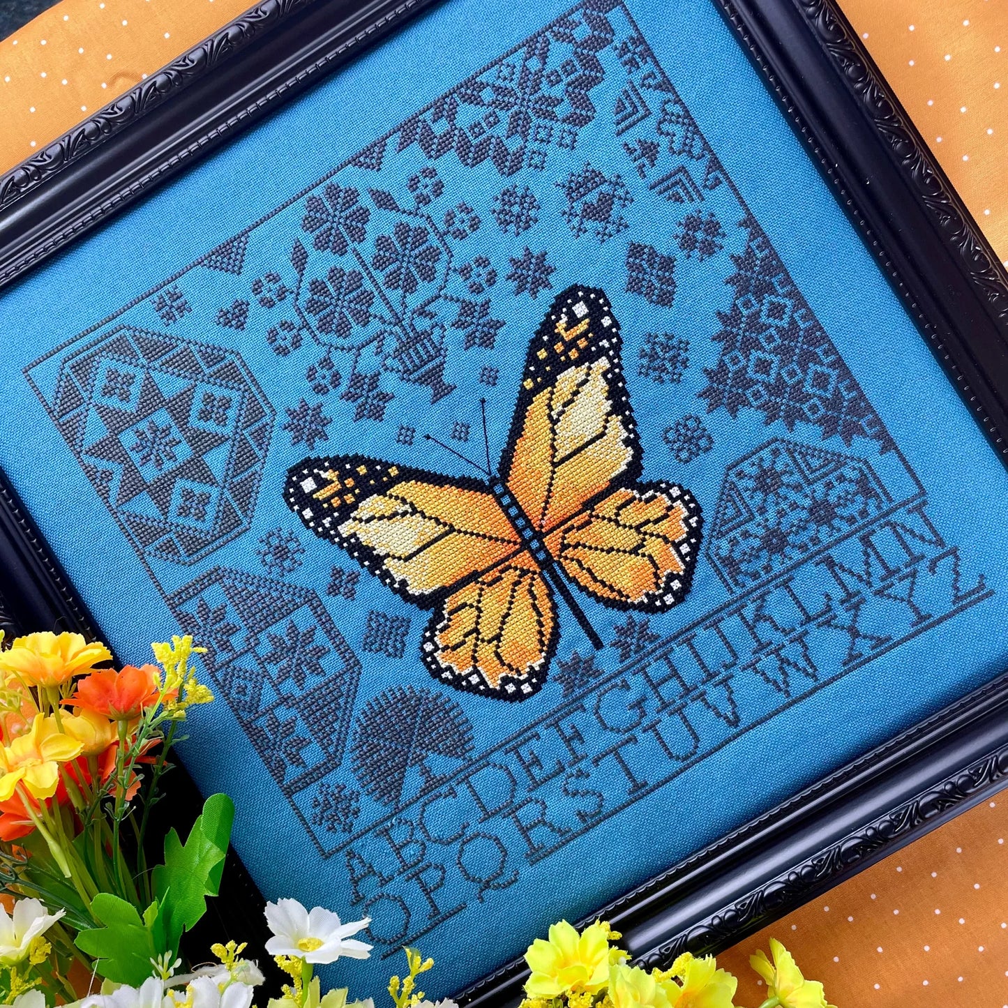 Yasmin's Made with Love - Monarch Butterfly - Chart IH and/or Roxy Floss Conversion