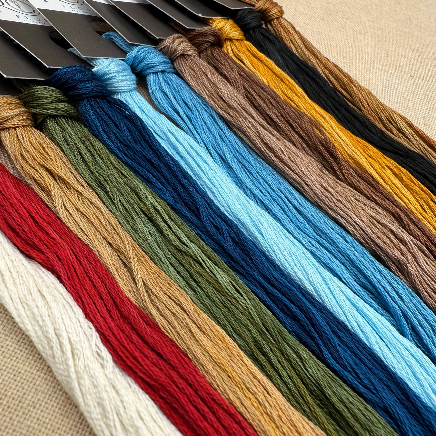 Lila's Studio - Noel en Bleu - Booklet Chart and/or Roxy Floss Conversion