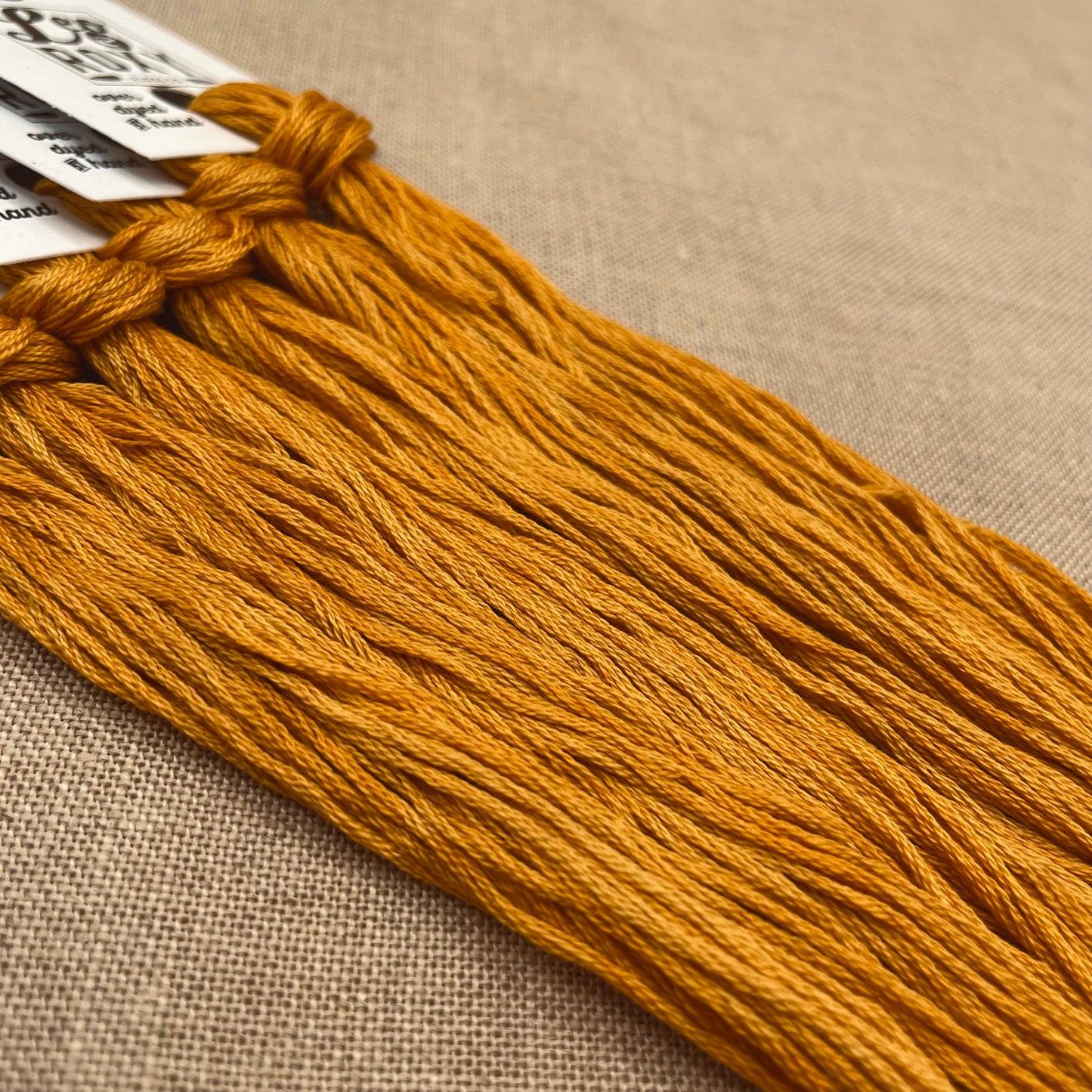 Roxy Floss Collection 8yd Medallion