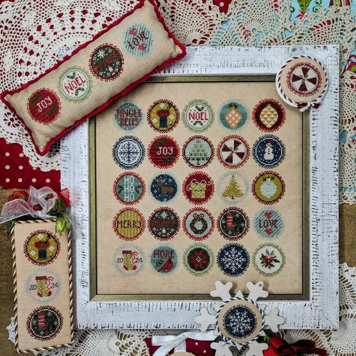 Jeannette Douglas Designs - Christmas Dots: November - Booklet Chart