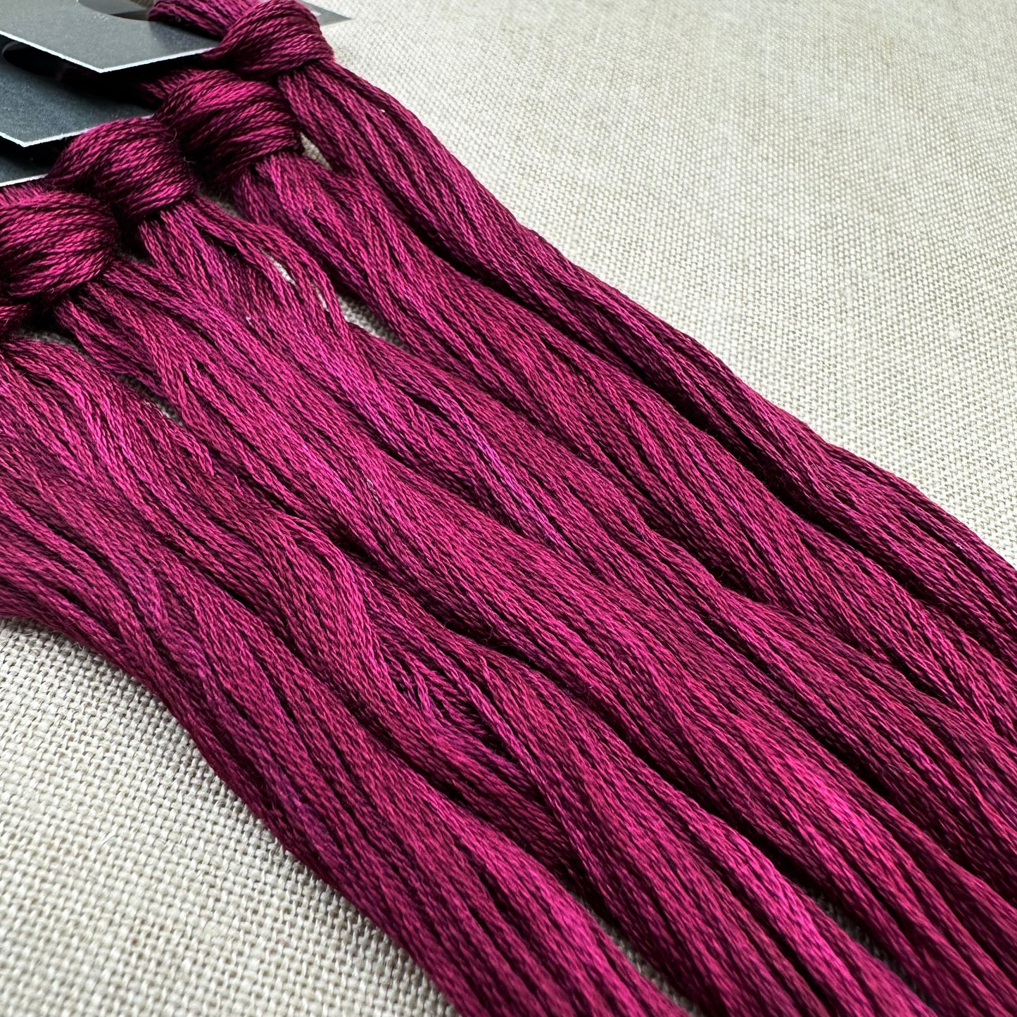 Roxy Floss Collection 8yd Cassis