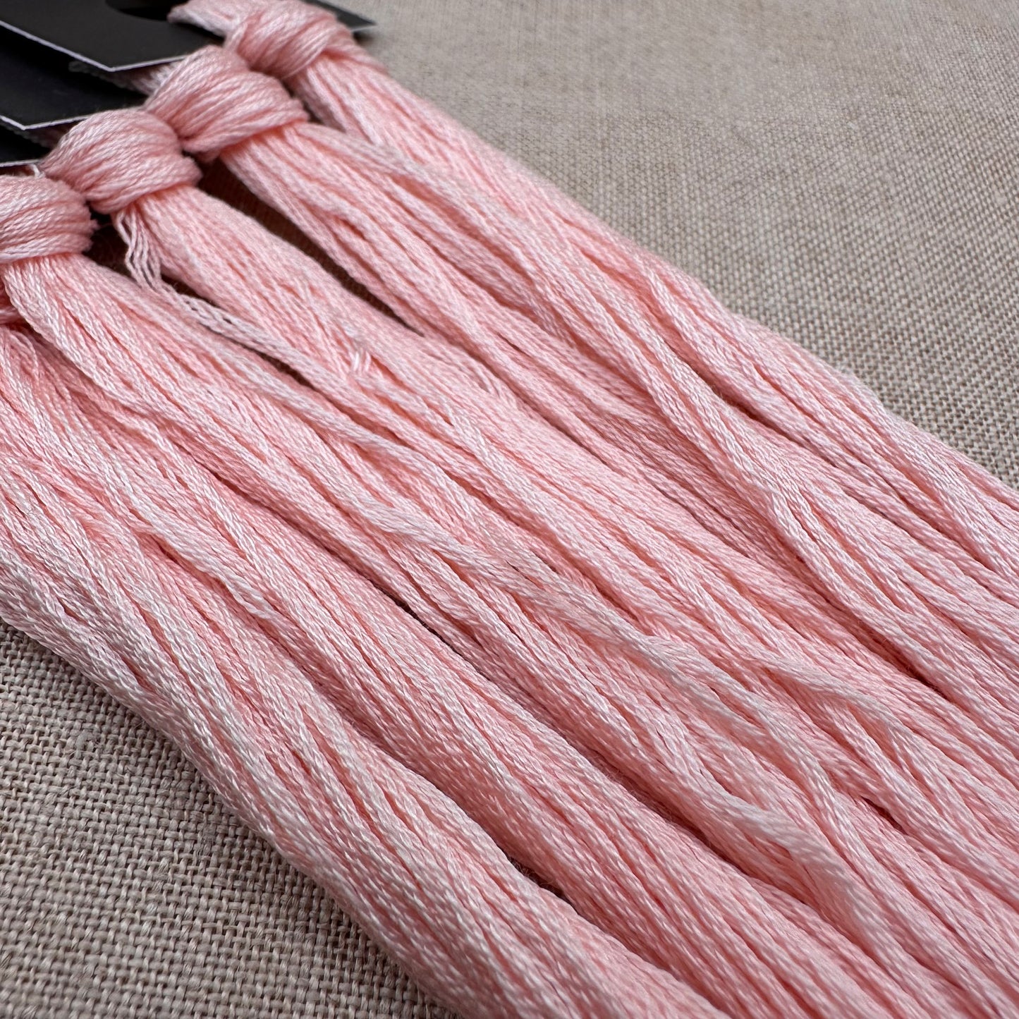 Roxy Floss Collection 8yd En Pointe