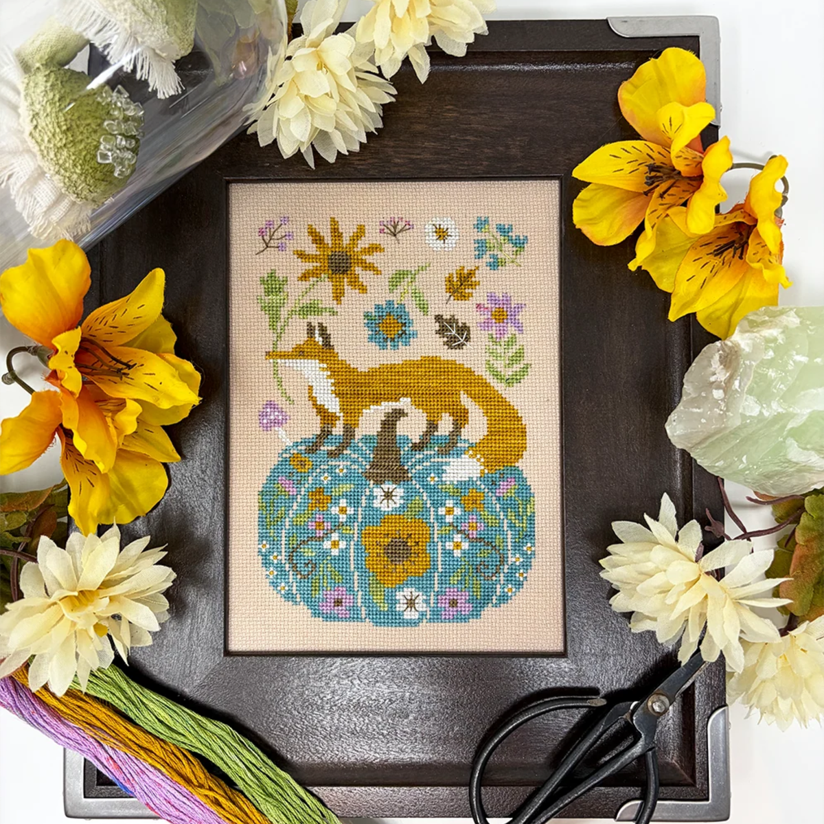 Tiny Modernist - Foxy Fall Pumpkin - Chart IH and/or Roxy Floss Conversion