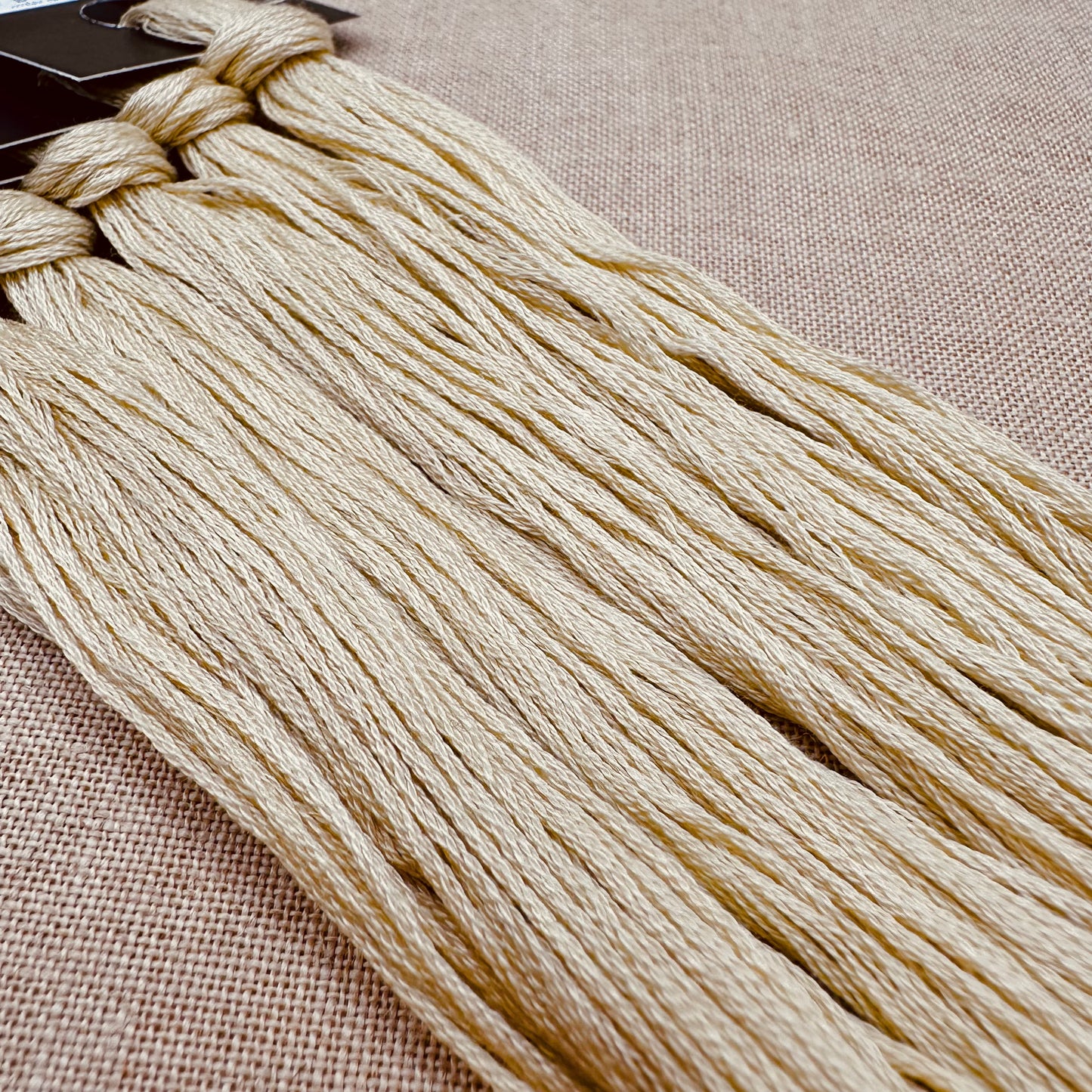 Roxy Floss Collection 8yd French Vanilla