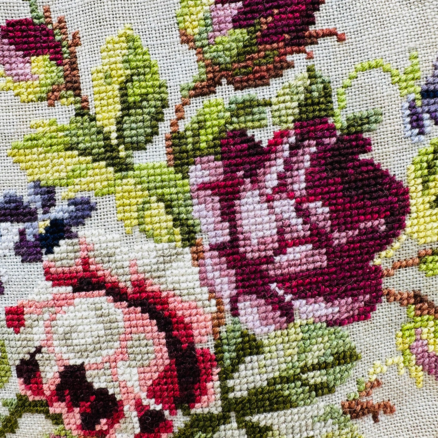Maximum Cross Stitch - Gwyneth's Bouquet - Booklet Chart and/or Roxy Floss