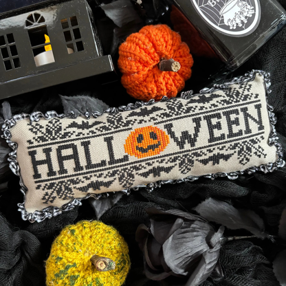 Yasmin's Made with Love - Halloween Pillow - Chart IH and/or Roxy Floss Conversion