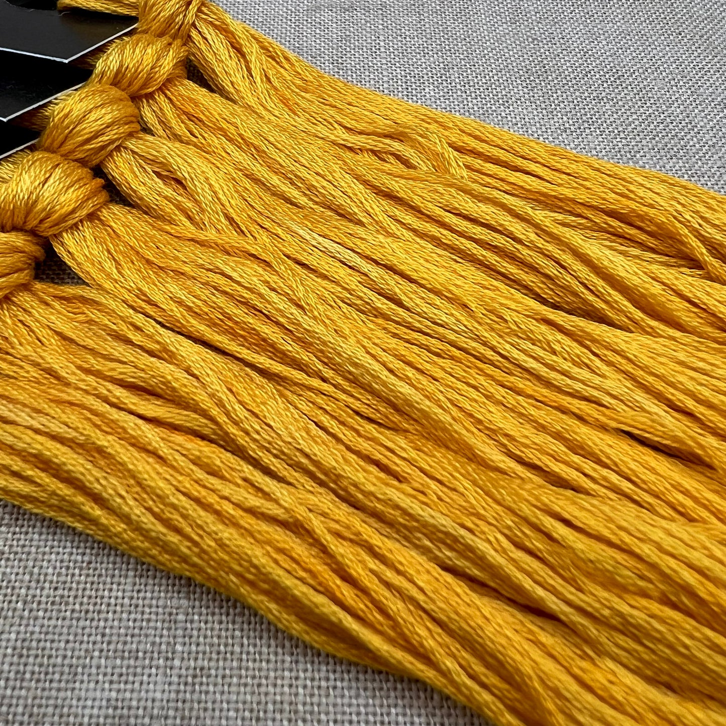 Roxy Floss Collection 8yd Goldilocks