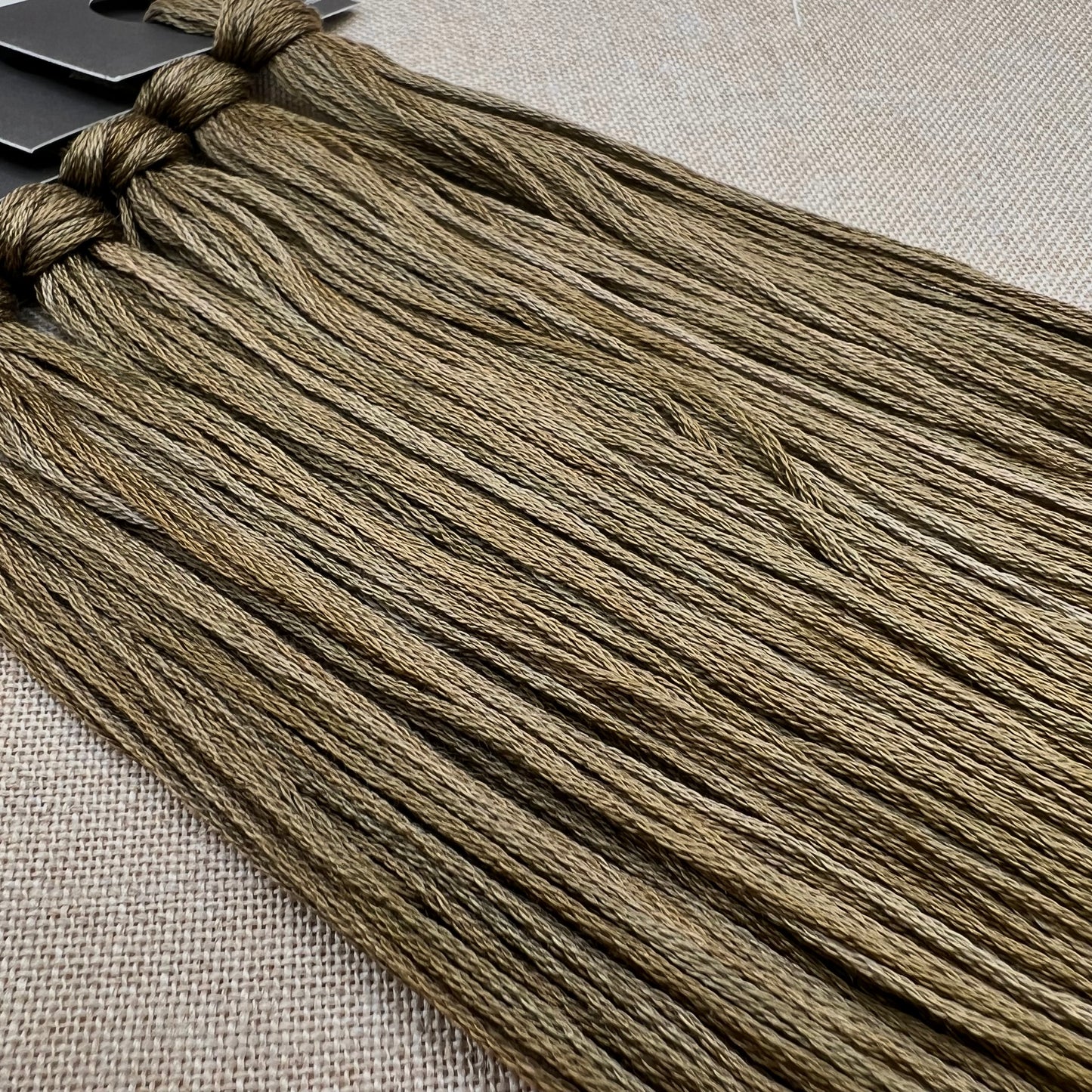 Roxy Floss Collection 8yd Tea Time