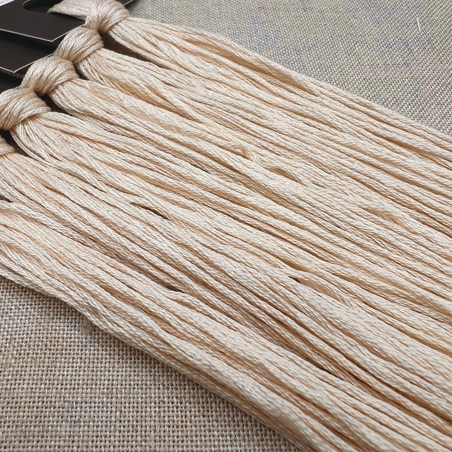 Roxy Floss Collection 8yd Champagne