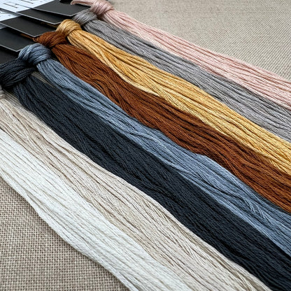 Diana Bloom Designs - Snow Bunting - Chart and/or Roxy Floss