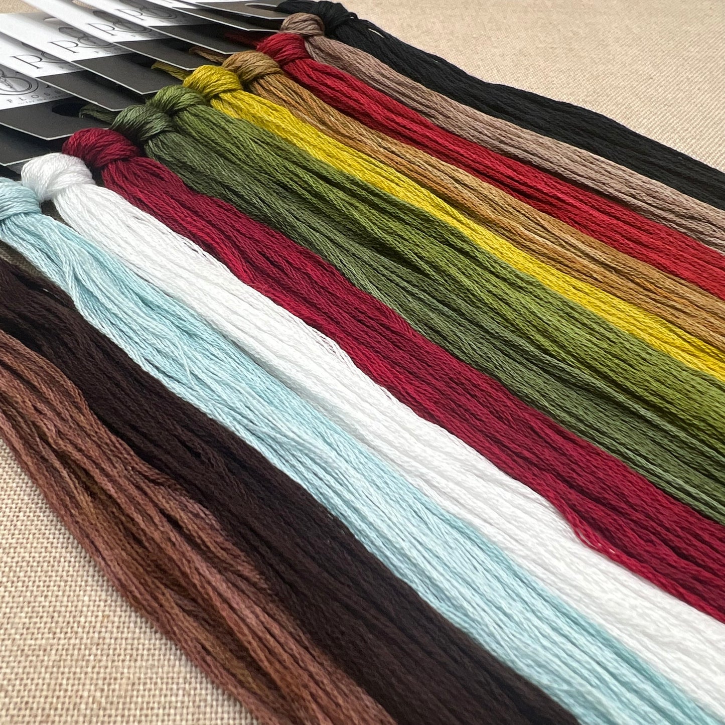 Jeannette Douglas Designs - Happy Christmas - Booklet Chart and/or Roxy Floss Conversion