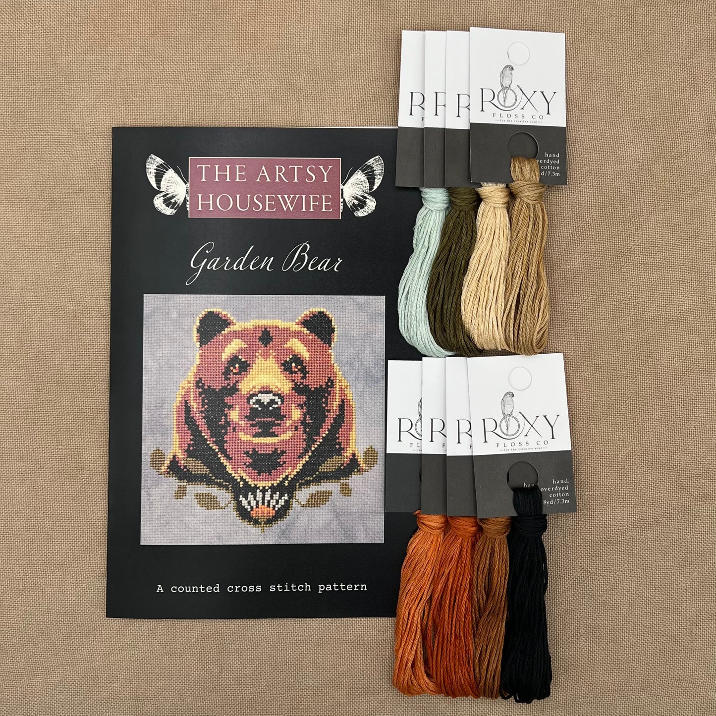 The Artsy Housewife - Garden Bear - Chart IH and/or Roxy Floss Conversion