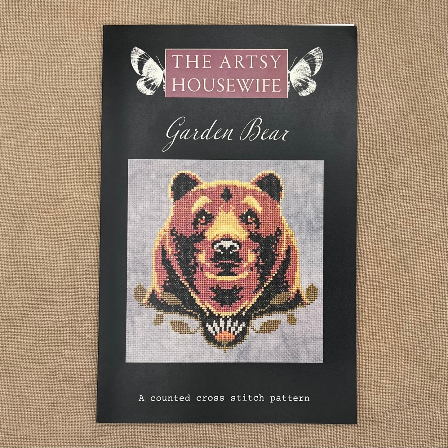 The Artsy Housewife - Garden Bear - Chart IH and/or Roxy Floss Conversion