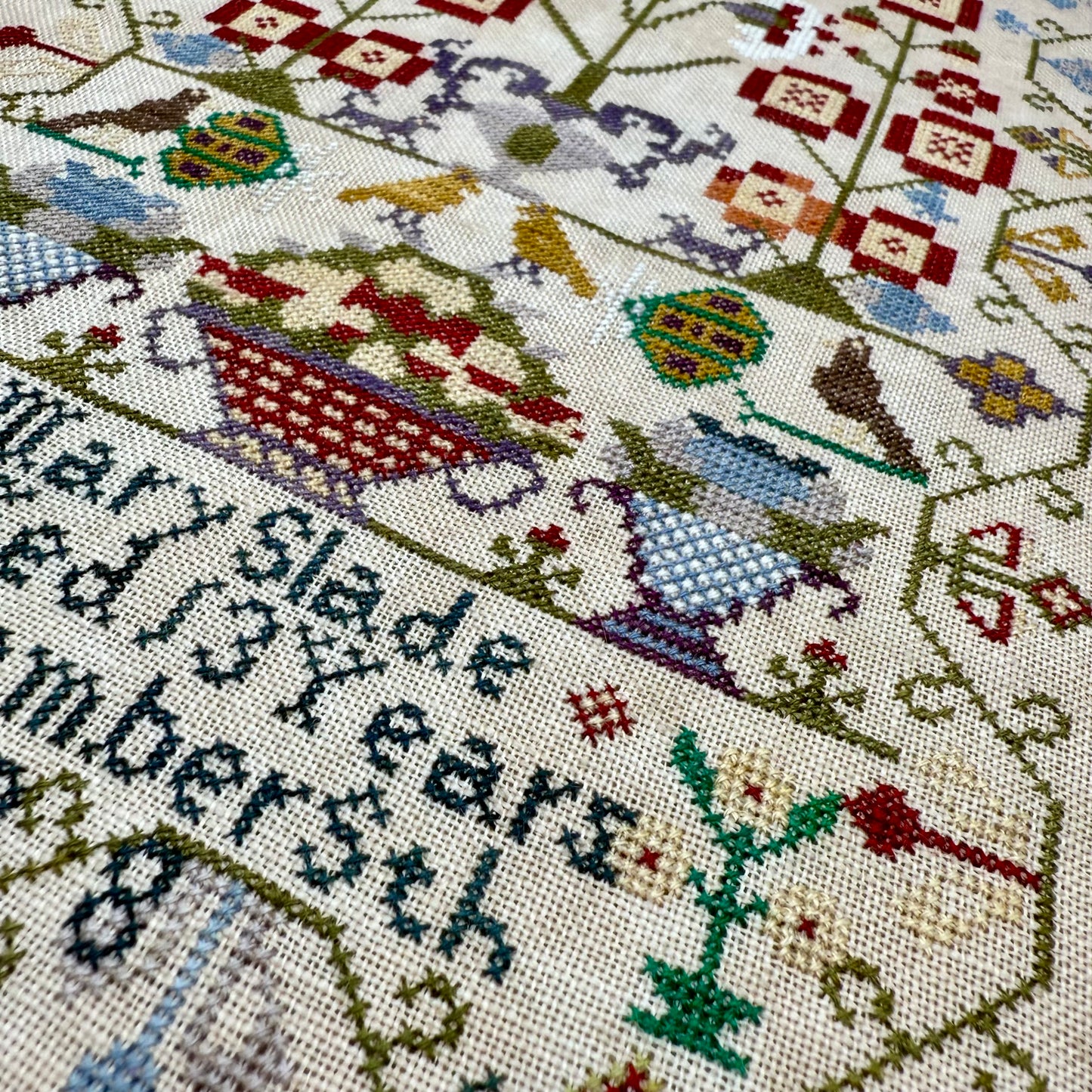 Maximum Cross Stitch - Mary Slade - Booklet Chart and/or Roxy Floss Pack