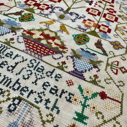 Maximum Cross Stitch - Mary Slade - Booklet Chart and/or Roxy Floss Pack