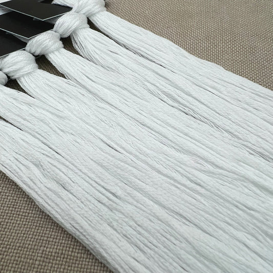 Roxy Floss Collection 8yd Blizzard