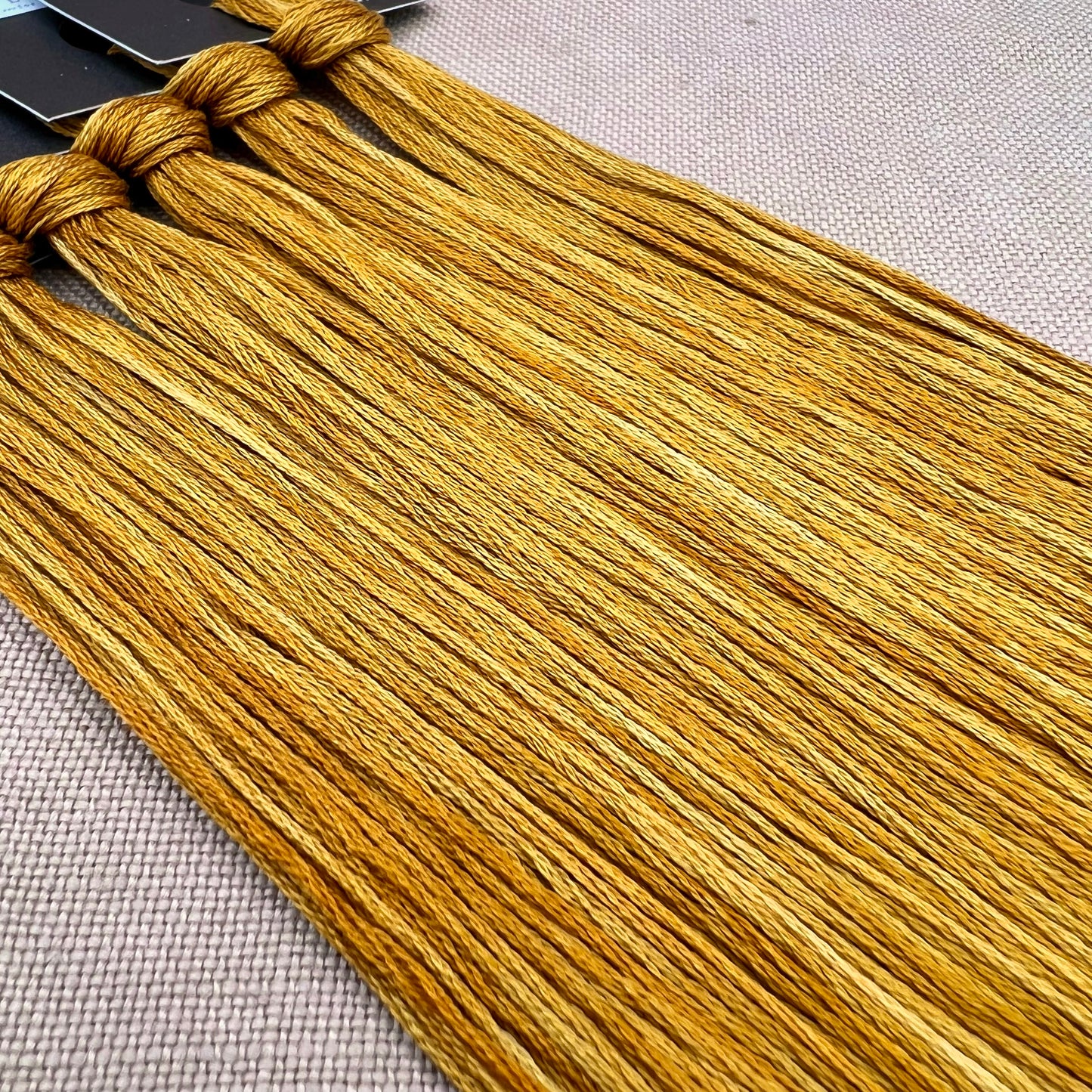 Roxy Floss Collection 8yd Gold Star