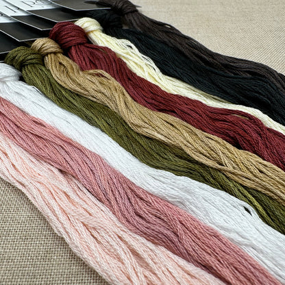 The Artsy Housewife - Gorgeous - Chart and/or Roxy Floss Conversion