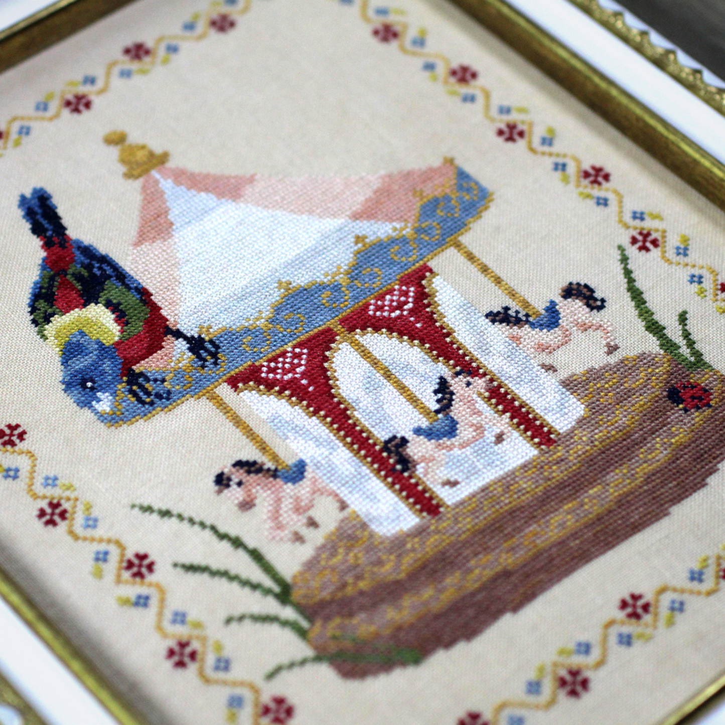 Diana Bloom Designs - The Curious Carousel - Chart IH and/or Roxy Floss