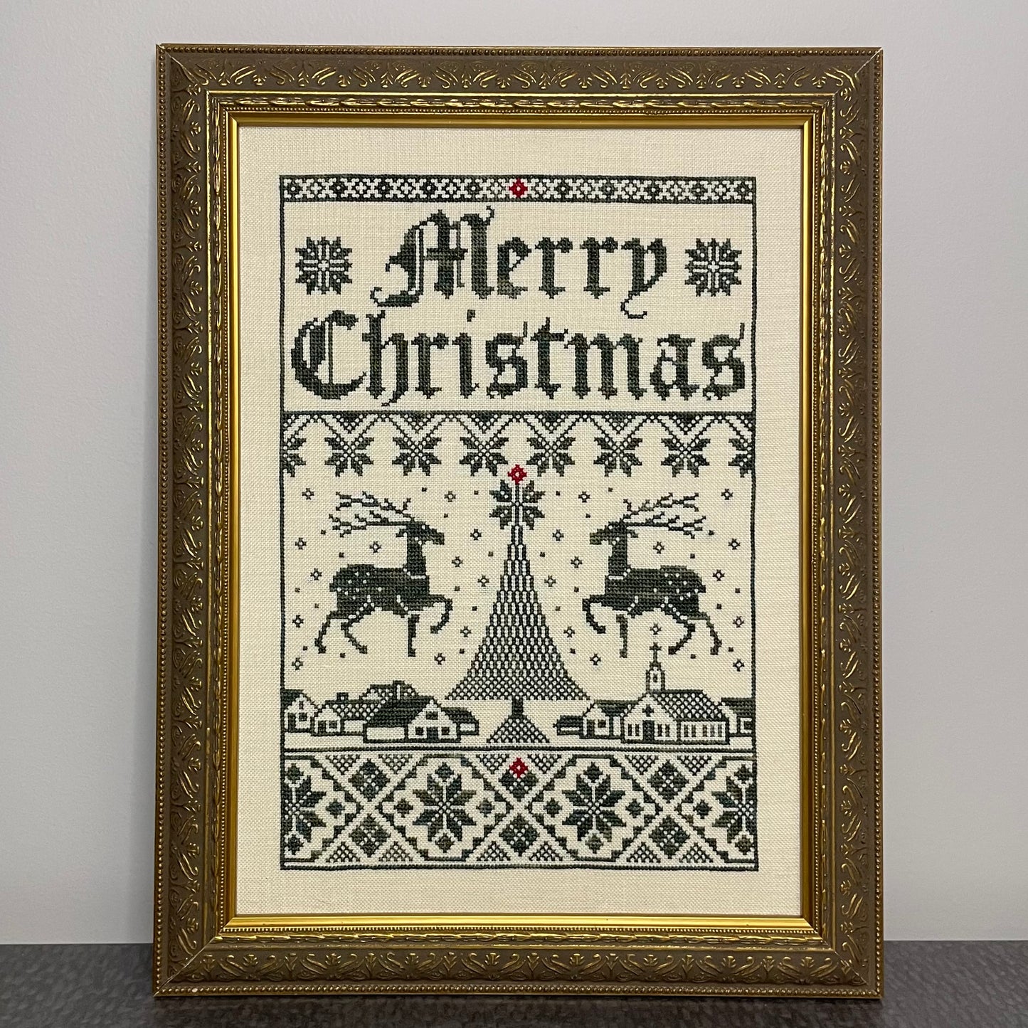 Modern Folk Embroidery - Christmas Town: A Holiday Sampler - Booklet Chart
