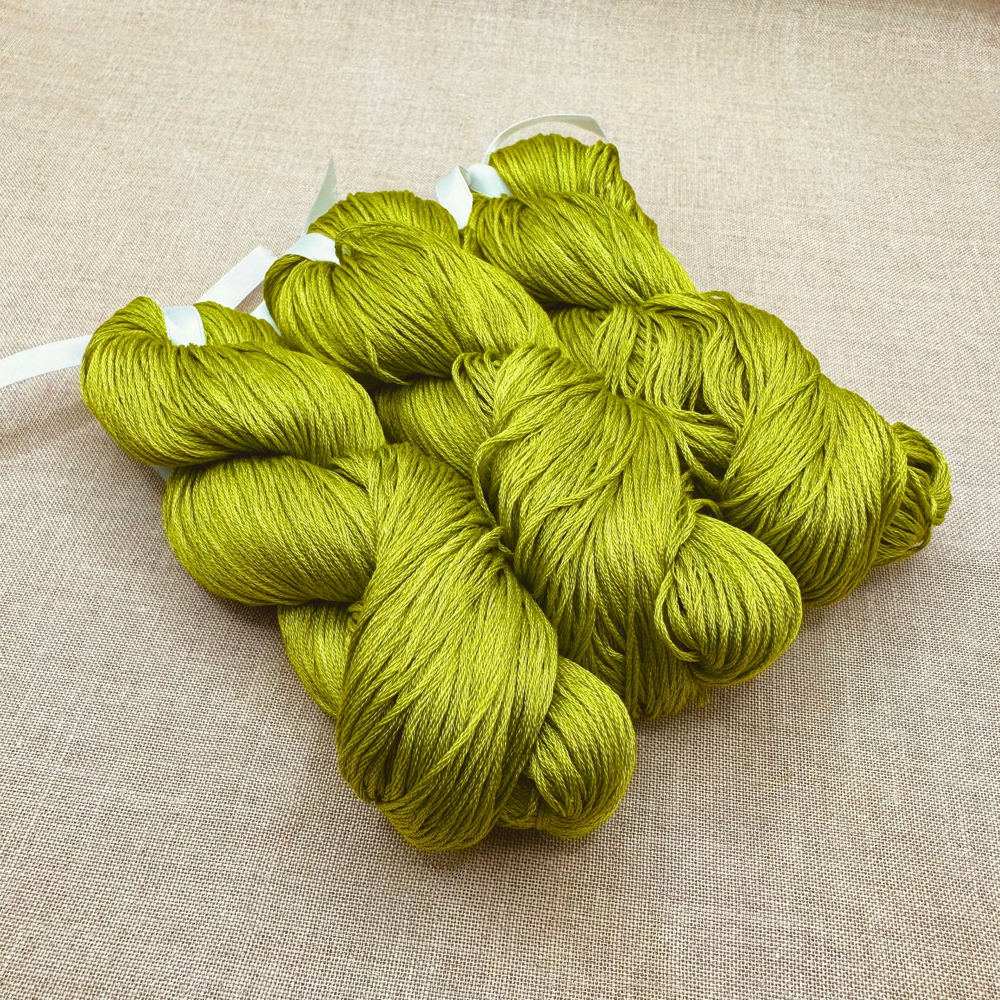Roxy Floss Collection MINI HANK (approx. 192 yds) - Grinch
