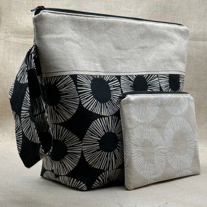 Shaded Stitchery, Roxy Floss Co, and Evertote: My Necessity Full Kit - Pineapple Project Bag & Roxy Floss Co Floss Pack